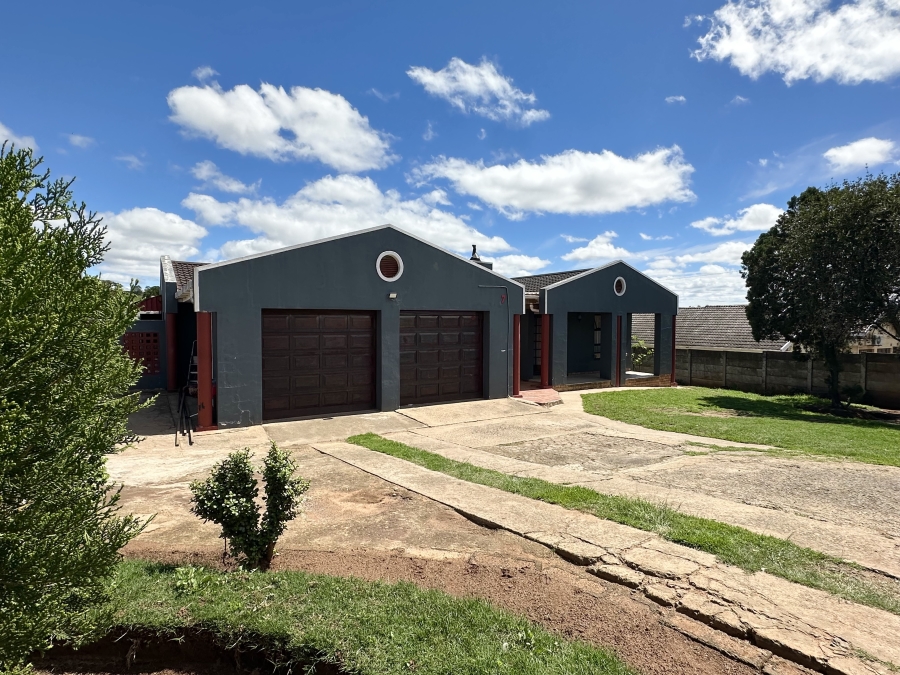 5 Bedroom Property for Sale in Southernwood Eastern Cape